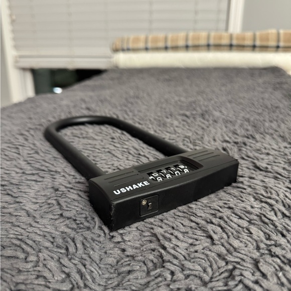 Combination U-Lock - Picture 2 of 8